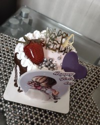 کیک روز دختر گلی مامان