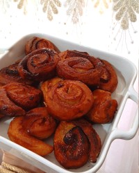 شیرینی رول دارچین