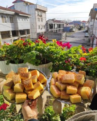 کیک کنجدی