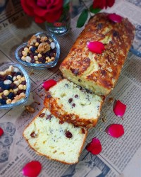 کیک کشمش و گردو با ماست