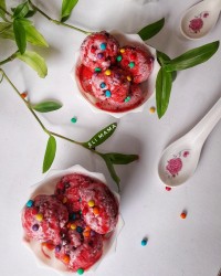 بستنی توت فرنگی