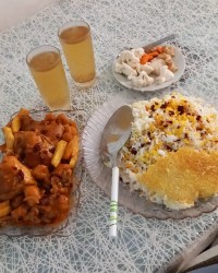 خورش آلو زرشک با مرغ ورق بزن قشنگم