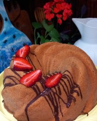 کیک توت فرنگی تازه