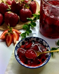 مربا توت فرنگی