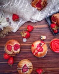 کیک توت فرنگی