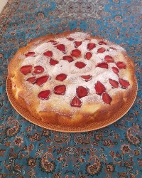 کیک توت فرنگی خوشمزه