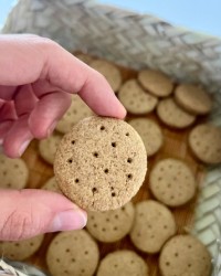 بیسکوییت سویق کامل (کودک)