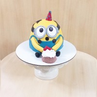 کیک طرح مینیون