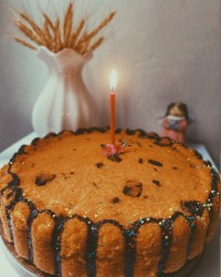 کیک موز با تکه های شکلات