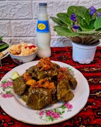 دلمه برگ مو (لرستان)