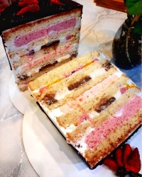 کیک خامه ای با فیلینگ ها مدرن