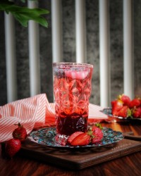 شربت توت فرنگی