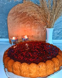 کیک وانیلی با پودینگ شکلاتی