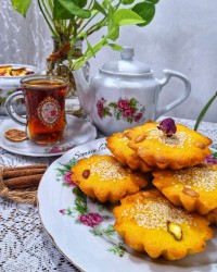 کیک یزدی با طعم هل وگلاب