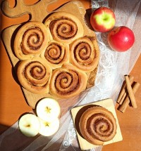 نان رول دارچینی