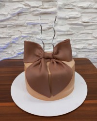 کیک پاپیونی زیباوخوشرنگم