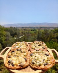 سلام دوستای عزیزم وقتتون بخیر مینی پیتزا تقدیم نگاه زیباتون خیلی ممنونم بابت انرژی خوبتون