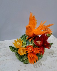 پرنده با هویج