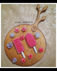 بستنی توت فرنگی (بدون تخم مرغ)