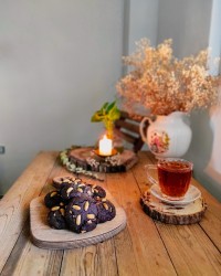 کوکی بادام زمینی 
مغزی کارامل و کره بادام زمینی