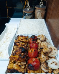 جوجه و بال کبابی با پیاز و قارچ