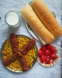 ساندویچ هات داگ .