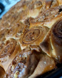 سینامون رول یا رول دارچینی