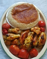 چلو بال و کتف و فیله کبابی مرغ.