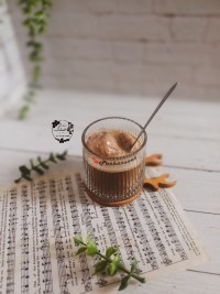 افوگاتو (اسپرسو گلاسه)