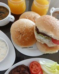 نان همبرگر+ همبرگر
با دستور nafiseh.64