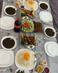 سفره مهمونیم
جاتون سبز