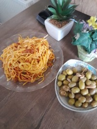 ماکارونی رشته ای.