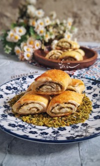 نان نازک پسته‌ای