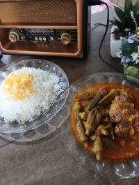 چلو خورشت بامیه با گوشت.