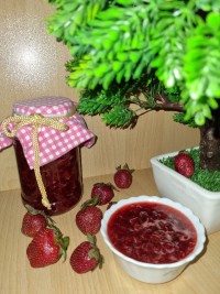 مربای توت فرنگی با ژلاتین