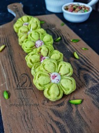 شیرینی پسته مغزدار