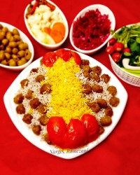 اللهم صل علی محمد و آل محمد و عجل فرجهم 
