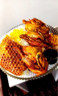 اکبر جوجه با رُبِ کاندِس 