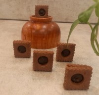 شیرینی شکلاتی قهوه ای