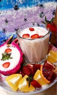 میلک شیک توت فرنگی