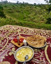 صبحانه ساده در طبیعت