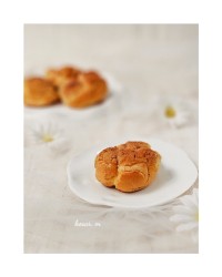 نان خامه ای کراکولین