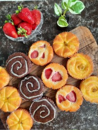 پای کرمدار زعفرانی پای شکلاتی کرمداروپای توت فرنگی