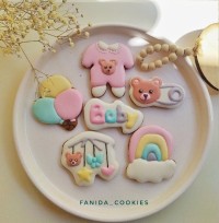 کوکی آیسینگ
تم (نوزاد)