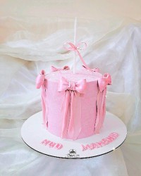 کیک زنونه پاپیونی