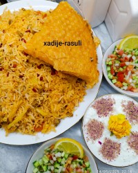 لوبیا پلو با سالاد شیرازی