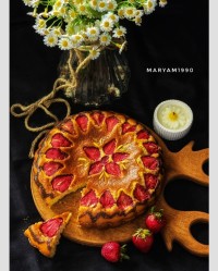 کیک توت فرنگی