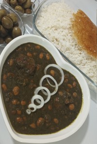 قورمه سبزی
ورق بزن عزیزم 
