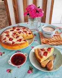 کیک پنیری توت فرنگی