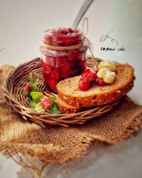 مربا توت فرنگی